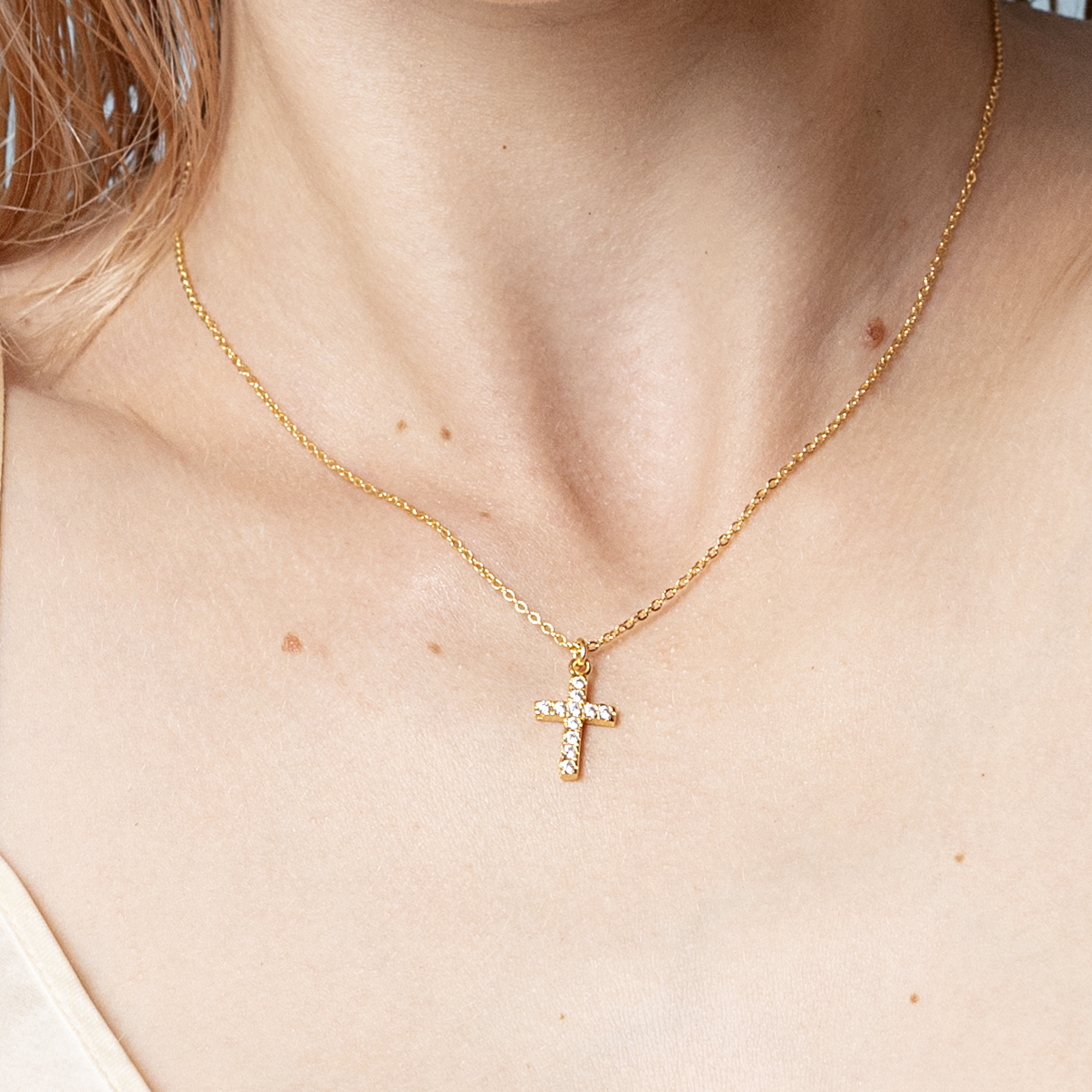 collana-con-crocifisso-309gpg-1.jpg collana con crocifisso - immagine 1